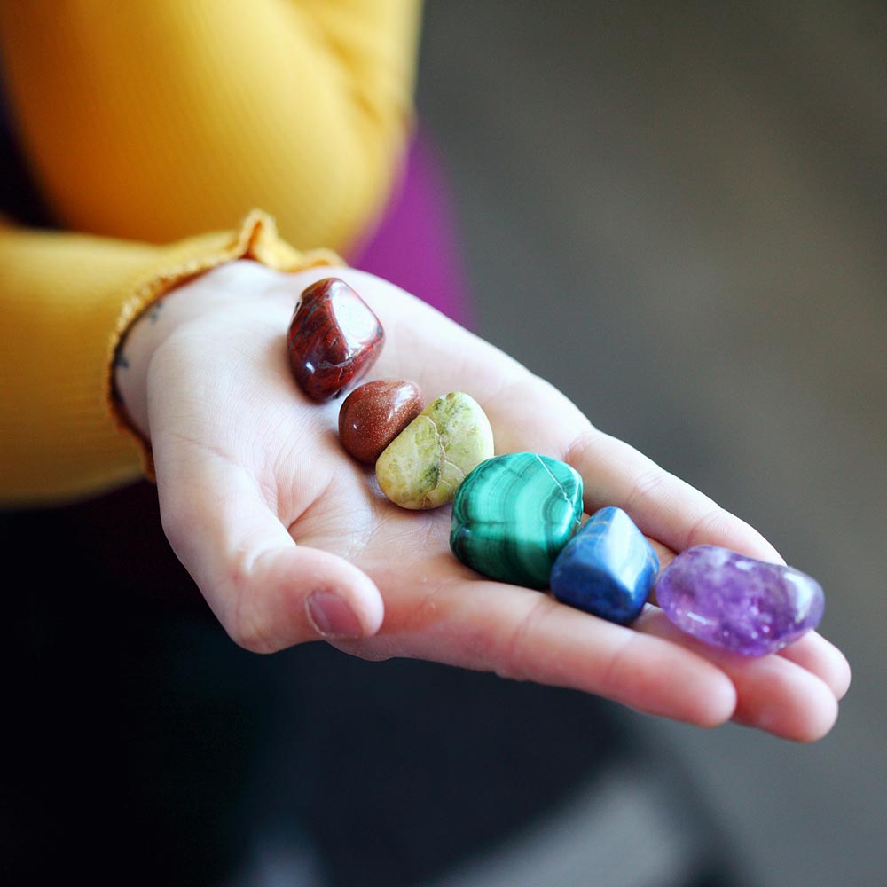 hand-3759354_1920_web Incense Zen Prayer Meditation - barskefranck / Pixabay