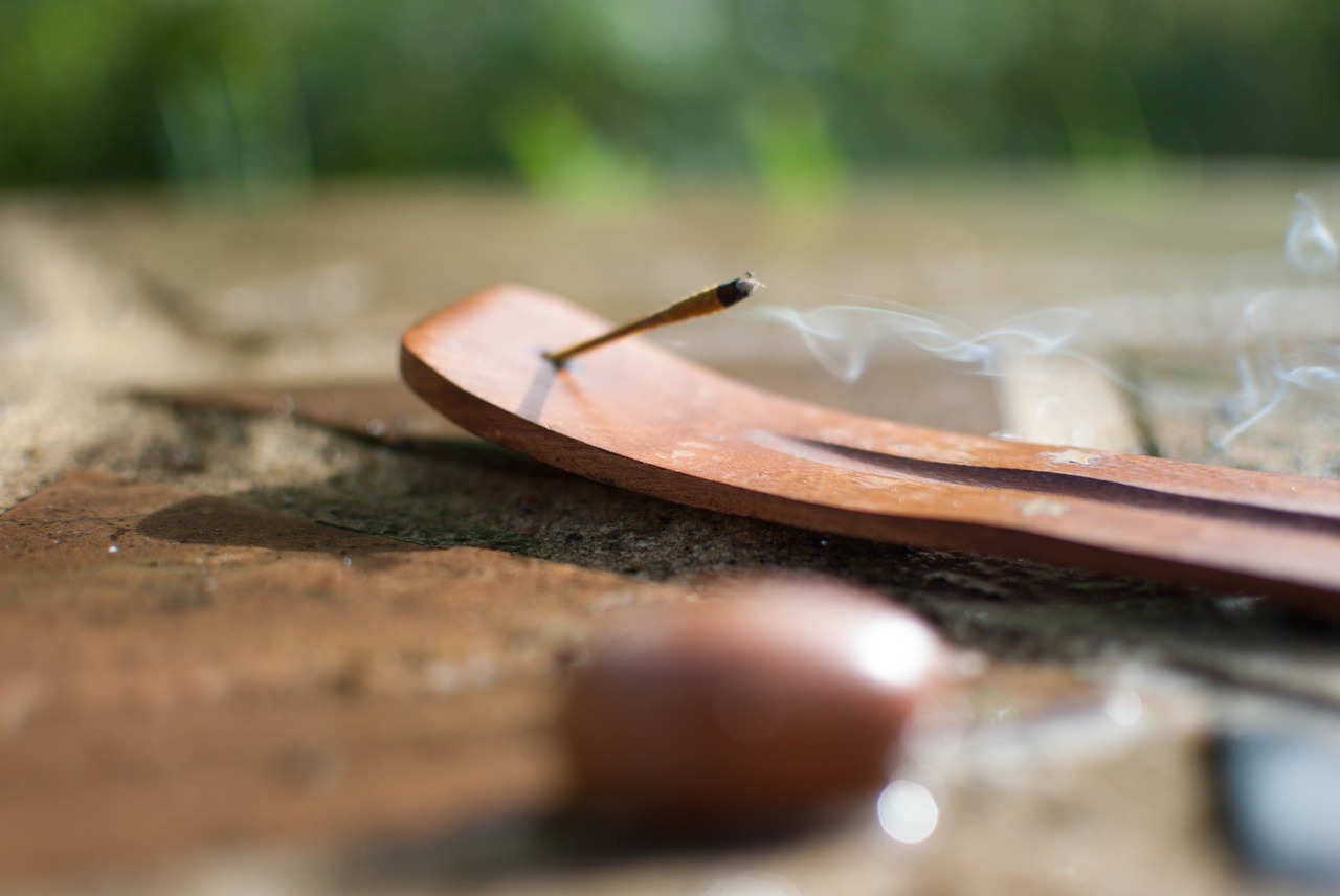 Incense Zen Prayer Meditation Incense Zen Prayer Meditation - barskefranck / Pixabay